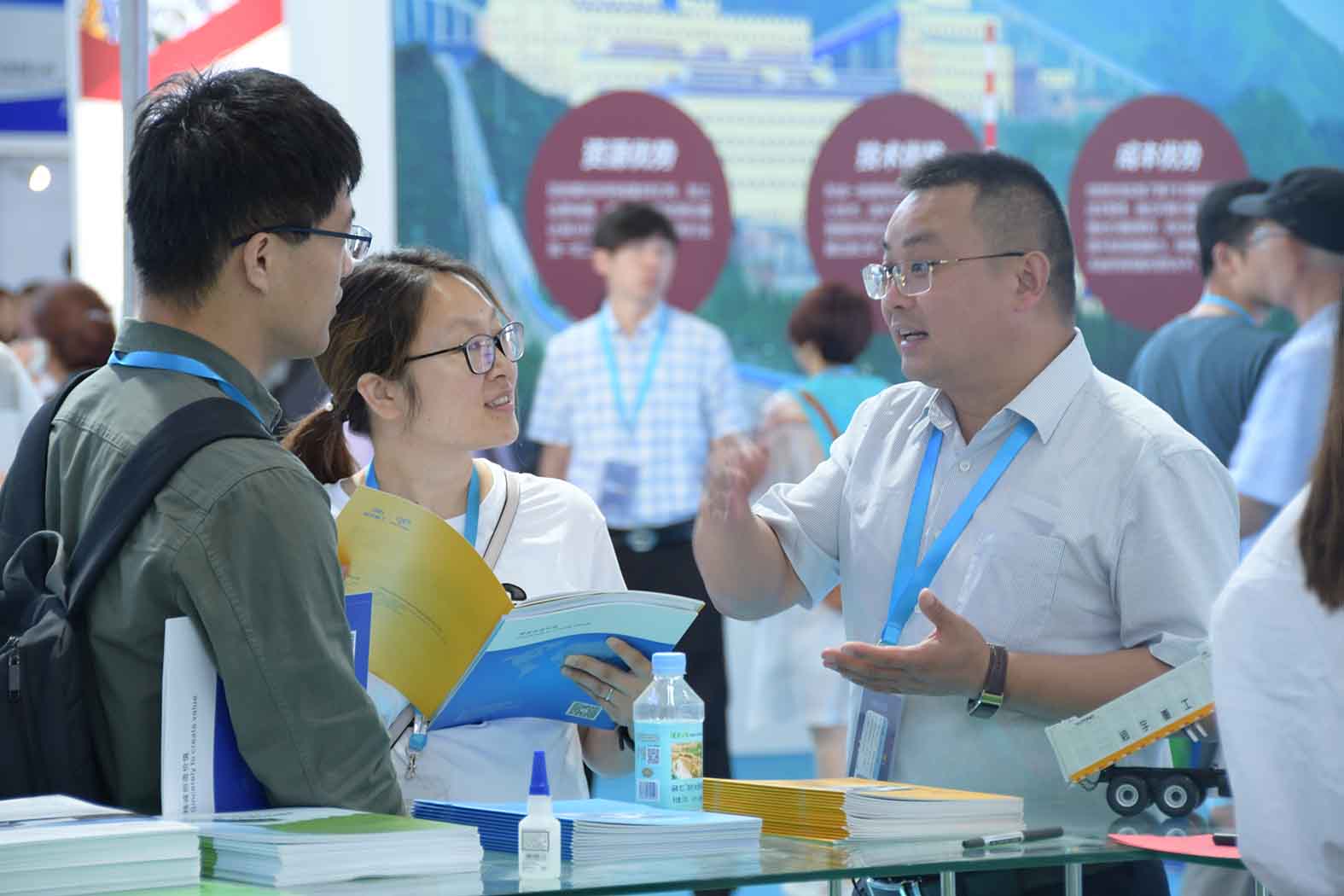 引领未来▲97国际纯电动矿用车闪耀2019CIME展会