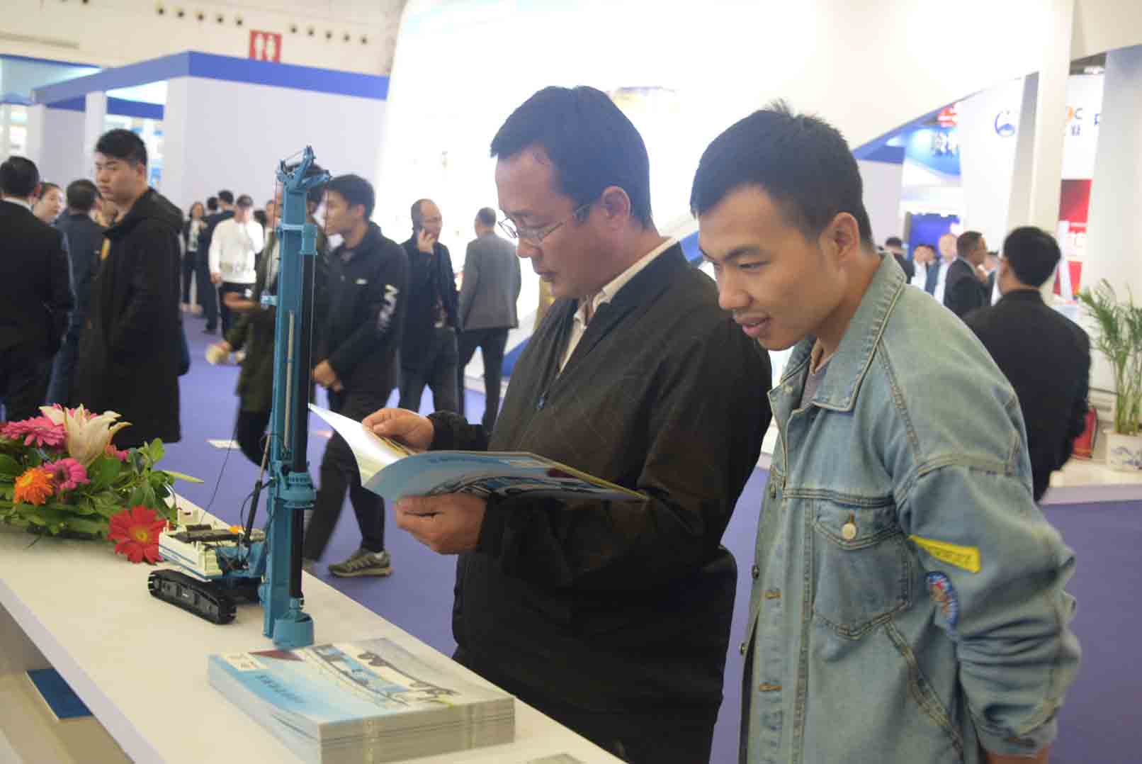 97国际桥检车，让中国桥梁更安全！